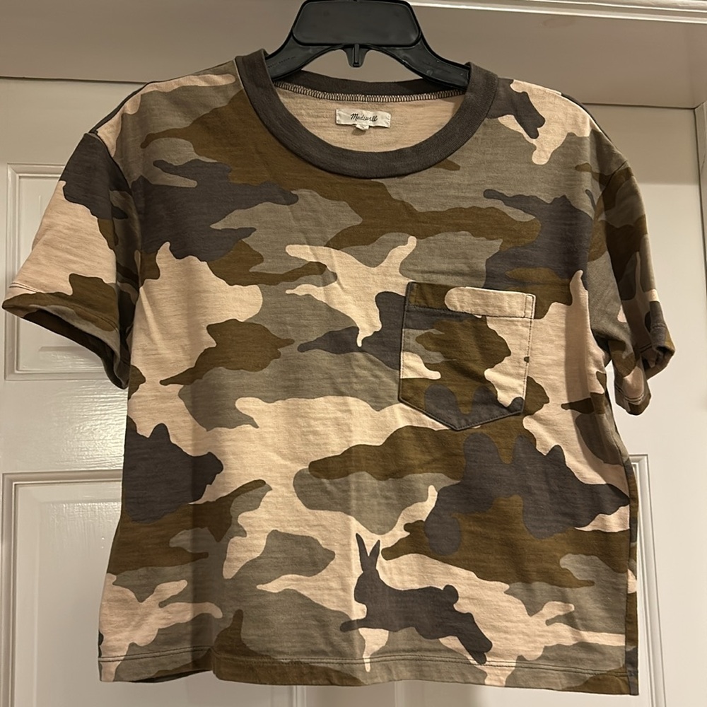 MadeWell Cottontail Camo Crop T-Shirt. Small - Picture 4 of 15